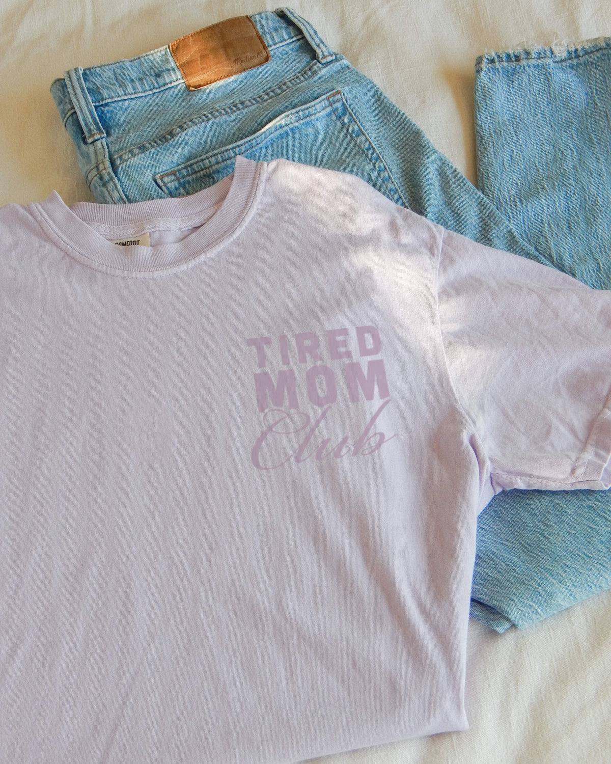 Tired Mom Club T-shirt - Orchid